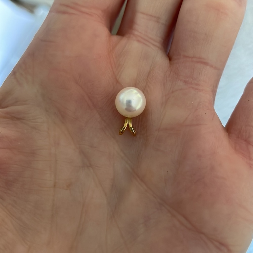 Genuine Pearl pendant with 14k gold chain thread